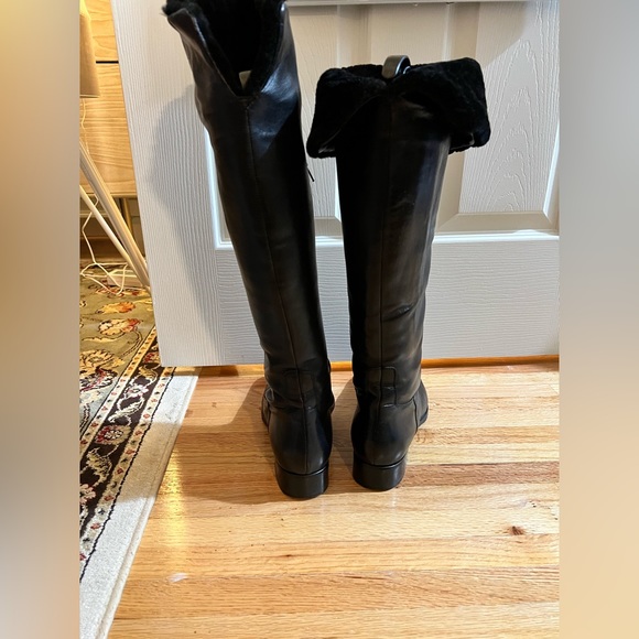 Knee high black shearling lined women’s winter boots - Picture 2 of 4